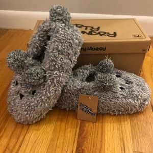 Dirty Laundry brand slippers